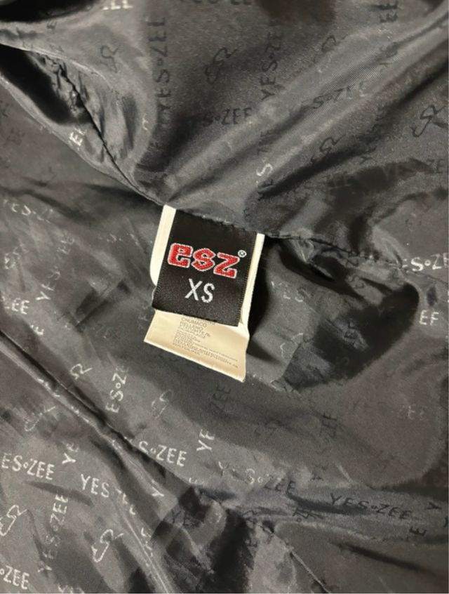 Giubbotto donna Essenza nero con cappuccio