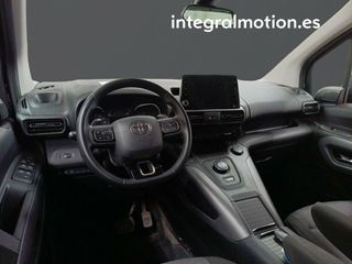 Toyota Proace City Verso COMBI 1.2i 96kW SWB Tracks Aut. 5d 