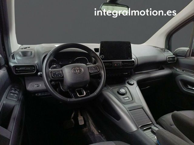 Toyota Proace City Verso COMBI 1.2i 96kW SWB Tracks Aut. 5d 