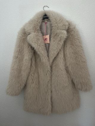 Abrigo pelo sintético beige