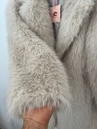 Abrigo pelo sintético beige