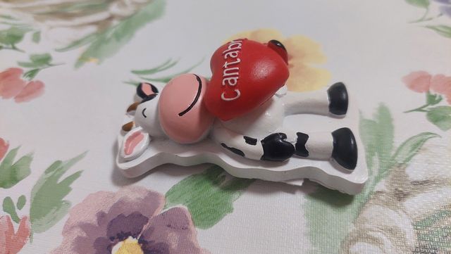 Imán de vaca con corazón Cantabria