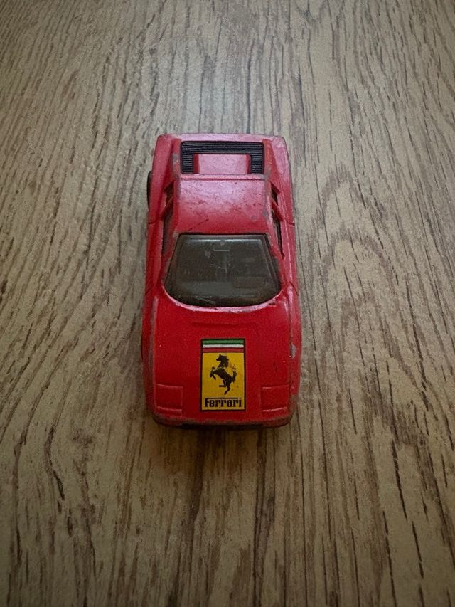 Coches de metal a escala, 2 Ferrari y 1 Maserati