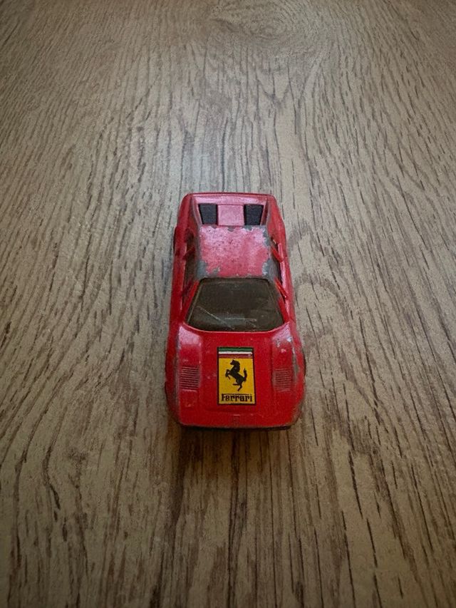 Coches de metal a escala, 2 Ferrari y 1 Maserati