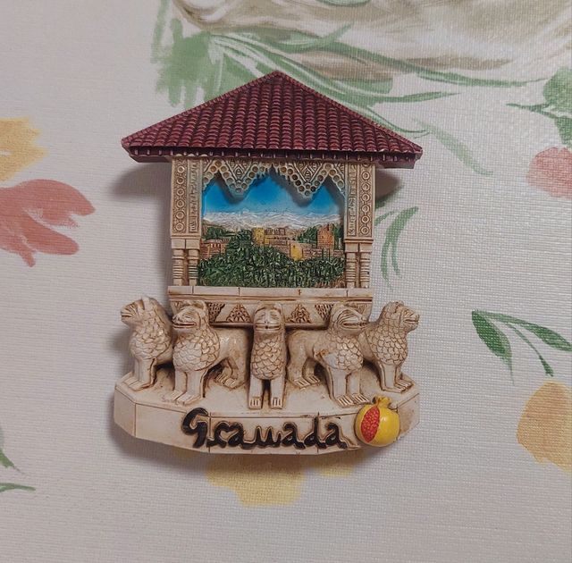 Imán Granada con leones y granada