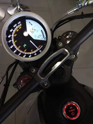 super soco TC Max eléctrico equivalente a 125cc mm