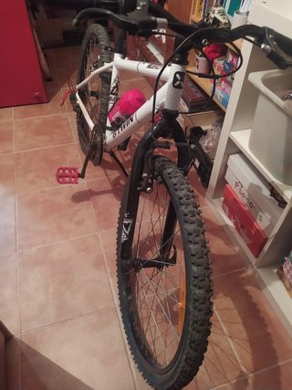 Bicicleta B'Twin Rockrider 300 24