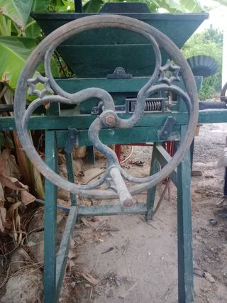 Máquina para moler uva