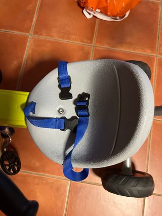Triciclo para niños con manillar