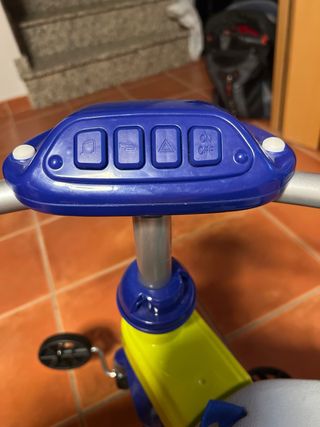 Triciclo para niños con manillar