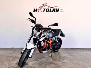 KTM 690 Duke.