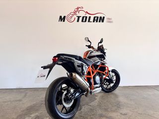 KTM 690 Duke.