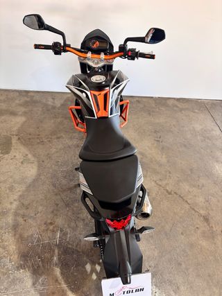 KTM 690 Duke.