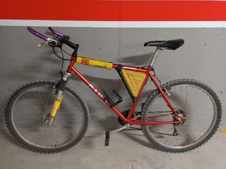 Bicicleta de Montaña Aluminio Roja.