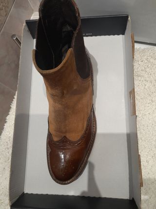 Botines de charol, ante y piel