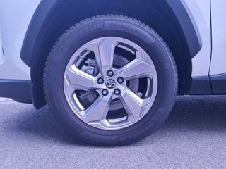Toyota Rav4 2.5l 220H Advance