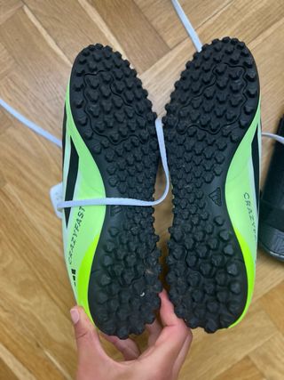 Zapatos de fútbol Adidas verdes