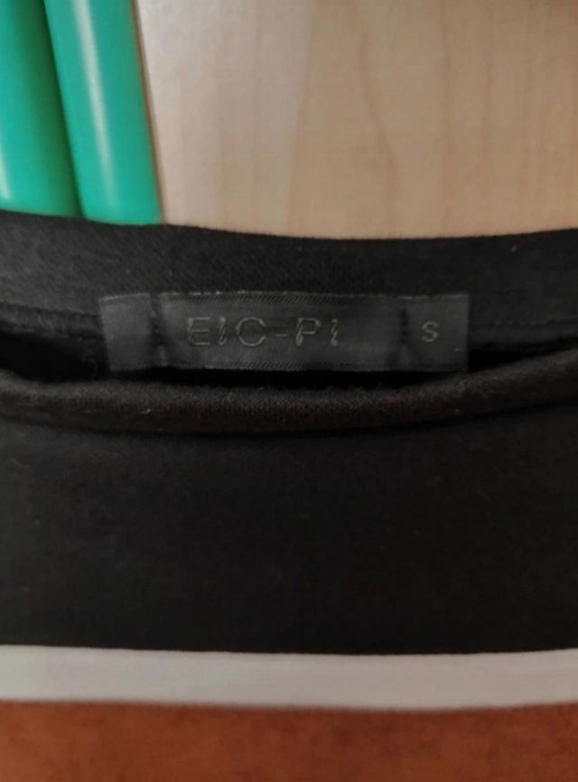 Abito nero e marrone