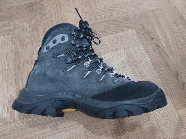 Botas Montaña Bestard Goretex Vibram Talla 41,5