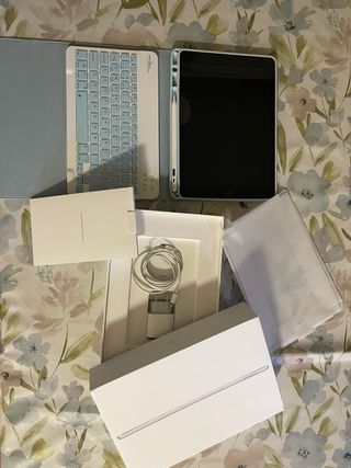 iPad 9ª Gen 64GB Plata 
PRECIO NO NEGOCIABLE 