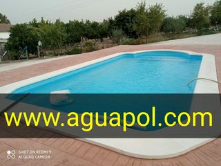 Piscinas de poliester de varios tamaños
