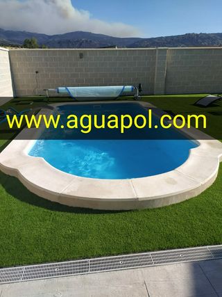 Piscinas de poliester de varios tamaños