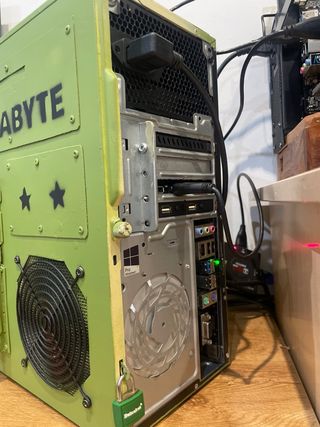 PC Gamer Gigabyte Verde