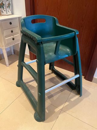 Trona bebé Rubbermaid verde
