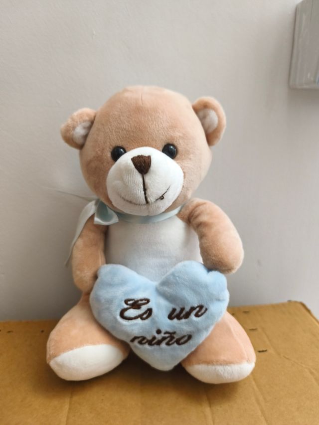 Oso de peluche Es un niño