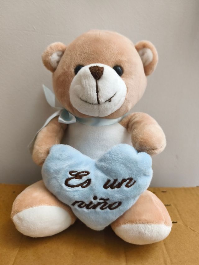 Oso de peluche Es un niño