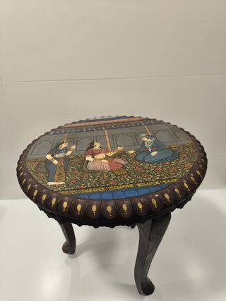 Mesa té o café decorada a mano