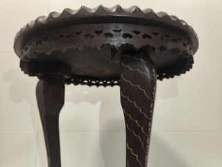 Mesa té o café decorada a mano