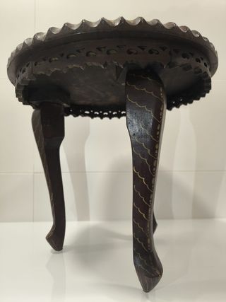 Mesa té o café decorada a mano