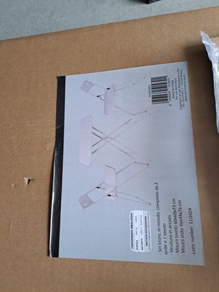 Tavolino misura cm.60X60 completo di due sedie