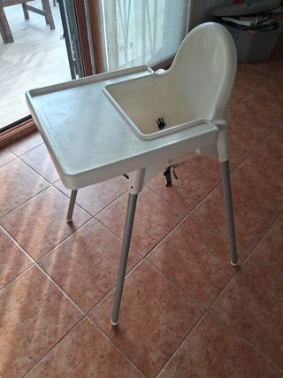 Trona de bebé blanca
