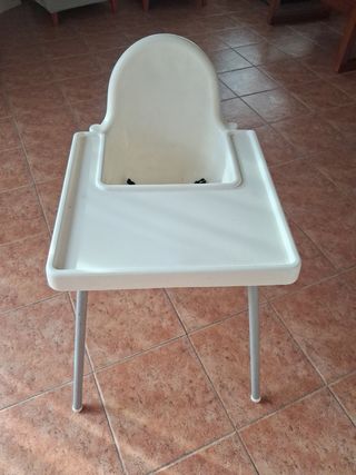 Trona de bebé blanca