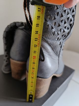 Stivali Rebel pelle traforati taglia 36