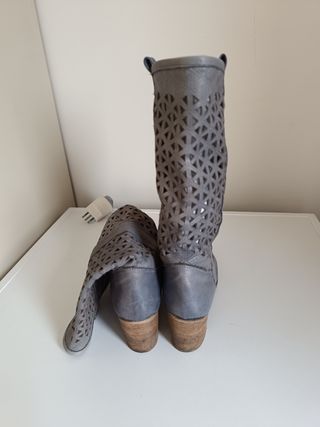 Stivali Rebel pelle traforati taglia 36