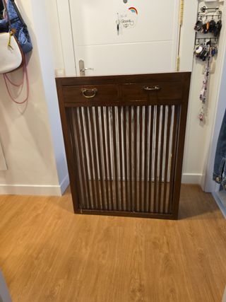 Mueble de entrada cubre radiador
