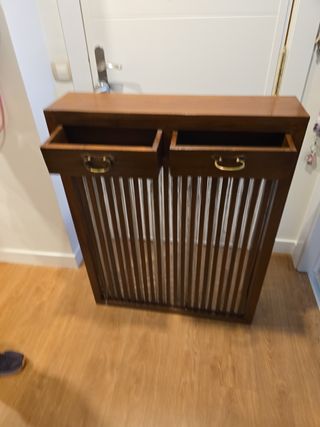 Mueble de entrada cubre radiador