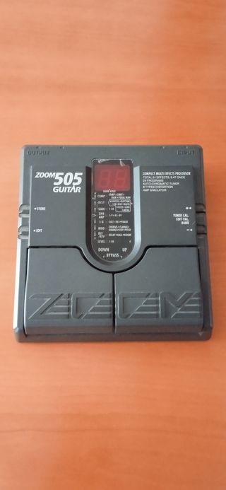 Pedaliera per chitarra Zoom 505