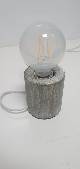 Lámpara de mesa moderna