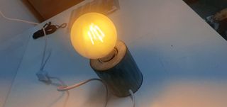Lámpara de mesa moderna