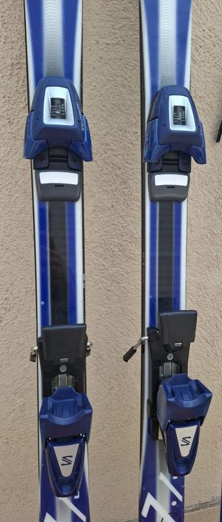 Esquís Salomon X-Free Lite 173 cm, con bastones.