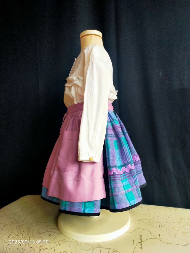 Falda y delantal baserritarra 2 años