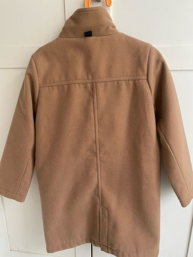 Abrigo niño camel, talla 8