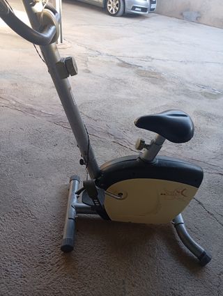 Bicicleta Estática con Pantalla Digital