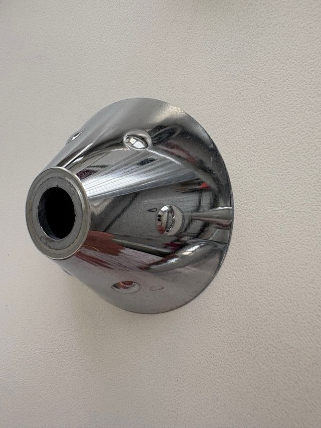 Set de toalleros de metal plateado