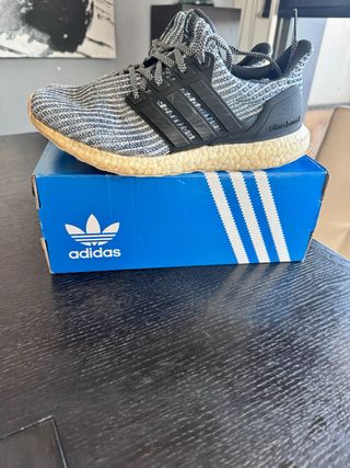 Zapatillas Adidas Ultraboost Grises y Negras