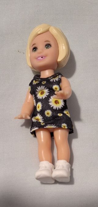 Barbie Pediatra mas accesorios de barbie dentista